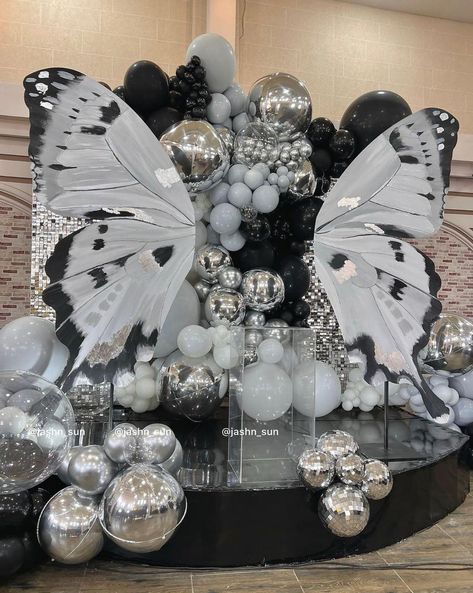 Butterfly Quinceanera Theme, Butterfly Birthday Theme, Birthday Party Cups, Quinceanera Themes, Butterfly Party, Butterfly Birthday, White Butterfly, Party Cups, Colorful Party