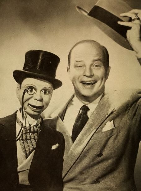 Edgar Bergen and Charlie McCarthy Shari Lewis, Ventriloquist Doll, Charlie Mccarthy, Golden Age Of Radio, Ventriloquist Dummy, Insect Crafts, Archie Andrews, Punch And Judy, Old Time Radio