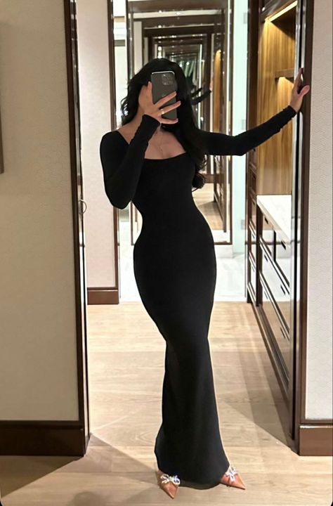 Meeting His Parents Outfit, Hot Dresses Tight Classy, Body Con Dress Outfit, Shapewear Dress, Bodycon Maxi Dress, Prom Dress Inspiration, Bodycon Maxi Dresses, Looks Chic, Looks Style