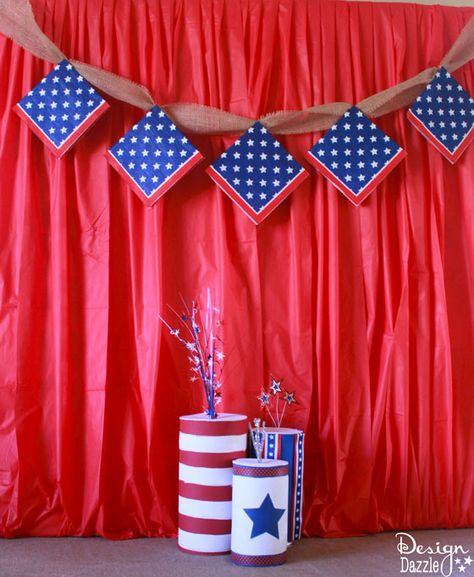 10-minute-4th-of-July-party-backdrop Patriotic Backdrop, Patriotic Party Food, Diy Booth, Retirement Ceremony, Patriotic Decorations Party, Independence Day Party, Fourth Of July Party, 4th Of July Photos, Patriotic Food