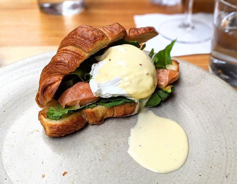 [I ate] Eggs Benedict gravlax and spinach in a croissant Egg Benedict Croissant, Croissant Benedict, Egg Benedict, Baked Crackers, Recipe Example, Food Rules, Vegetarian Keto, Food Images, Celebrity Chefs