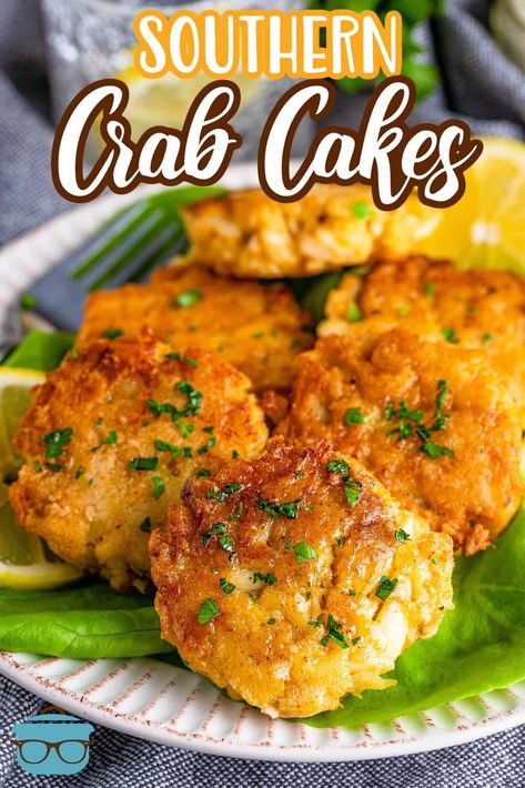 An easy and tasty meal or appetizer, these Southern Crab Cakes are simple to whip up and are so delicious the everyone will be begging for more! Cornbread Crab Cakes, Louisiana Crab Cakes, Fried Crab Cakes Recipes, Southern Crab Cakes, Fried Crab Cakes, Seafood Shack, Seafood Ideas, Crab Cakes Easy, Future Grandma