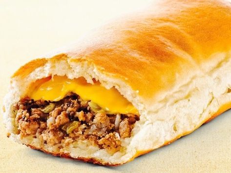 The Hirshon Nebraska Runza - ✮ The Food Dictator ✮ Runzas Recipe, Runza Casserole, Nebraska Scenery, American Midwest, Nebraska Lincoln, Homemade Sauerkraut, Spiced Beef, Cheeseburger Casserole, Nebraska Huskers