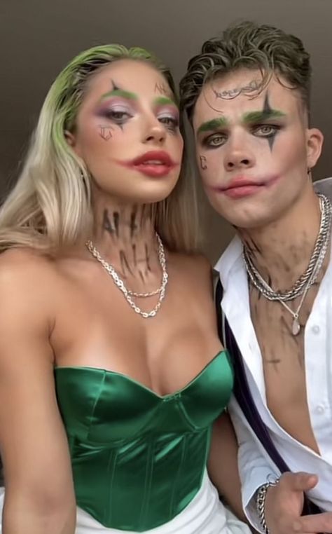 Make Up Based Halloween Costume, Halloween 2023 Couple, Hallowen Costume Couple Aesthetic, Couple Joker Costume, Halloween Outfits 2023, Batman And Joker Couple Costumes, Modern Halloween Costumes, Couple Makeup Halloween, Halloween Makeup For Couples