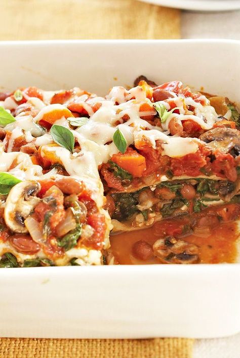 Low-fat cheeses and egg product make this meatless lasagna recipe perfect for a healthy dinner recipe for your family. Meatless Lasagna Recipe, Bean Lasagna, Meatless Lasagna, Lasagna Recipes, High Protein Dinner, Cheese Lasagna, Protein Dinner, Low Fat Cheese, Vegetable Lasagna