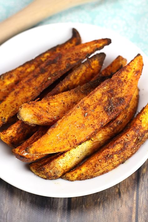 Oven Roasted Cajun Sweet Potato Wedges Best Sweet Potato Recipes, Potato And Egg Breakfast, Good Sweet Potato Recipe, Sweet Potato Carrot Soup, Best Sweet Potato, Sweet Potato Nachos, Twice Baked Sweet Potatoes, Sweet Potato Fries Baked, Sweet Potato Skins