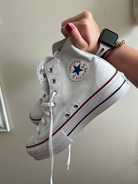 White Platform Sneakers Converse, Outfits White Converse, Converse White Outfit, Platform Converse White, Custom Platform Converse, Converse Platform White, White Converse Aesthetic, White Platform Converse Outfit, White Hightop Converse