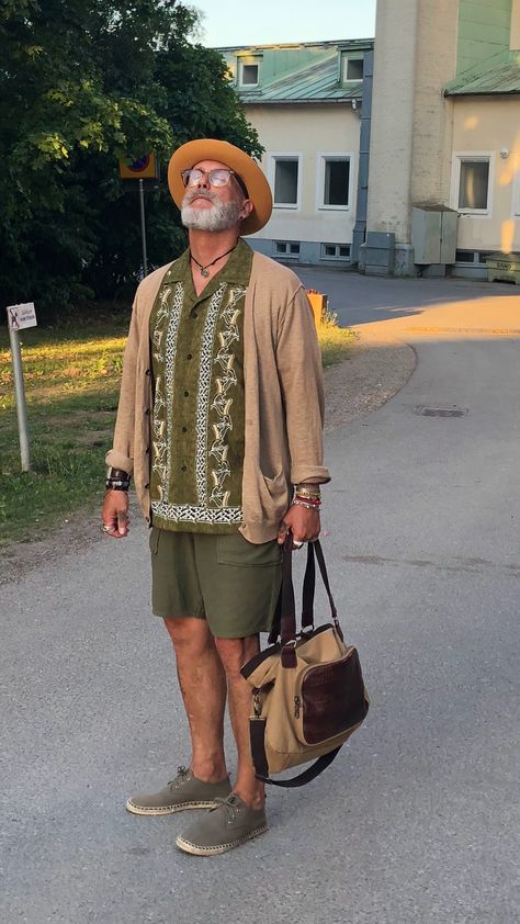 Safari Clothing, Hector Garcia, Old Man Fashion, Older Mens Fashion, Bohemian Style Men, Dapper Mens Fashion, Men Closet, Mens Fashion Rugged, Mens Spring Fashion