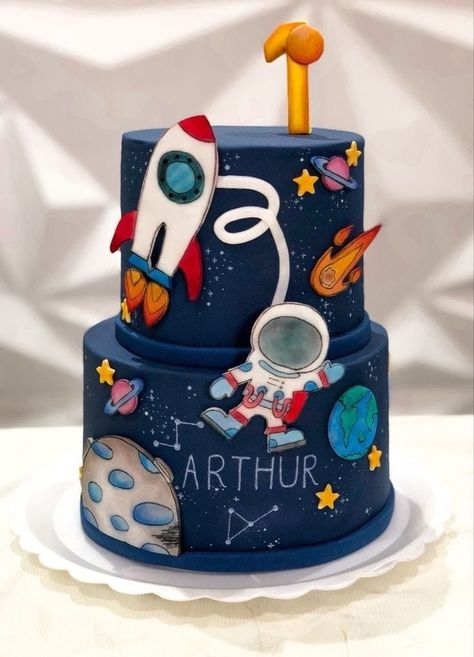 Astronaut Theme, 1st Bday Cake, Cake Designs For Kids, Baby Birthday Party Theme, Astronaut Party, Boys 1st Birthday Party Ideas, Astronaut Birthday, Baby Birthday Decorations, 1st Birthday Cakes