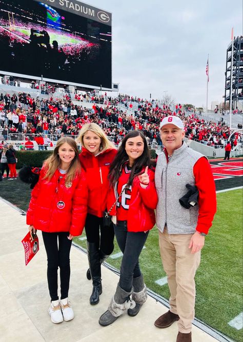 Cold Weather Gameday Outfit, Georgia Football Game Outfit, Uga Gameday Outfit Georgia, Uga Gameday Outfit, Uga Gameday, Uga Football, Gameday Outfits, Georgia Bulldogs Football, Georgia Football