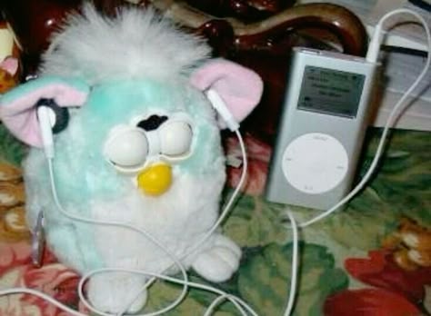 Cursed Furby, Furby Boom, Long Furby, Reaction Memes, Playlist Covers, Reaction Pics, Listening To Music, Mood Pics, Brain