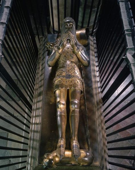 New Secrets of the Black Prince’s Tomb Revealed - The Vintage News Edward The Black Prince, Photo Expo, Royal Ancestry, The Black Prince, Canterbury England, Tudor Dynasty, Canterbury Cathedral, Medieval England, Medieval Life