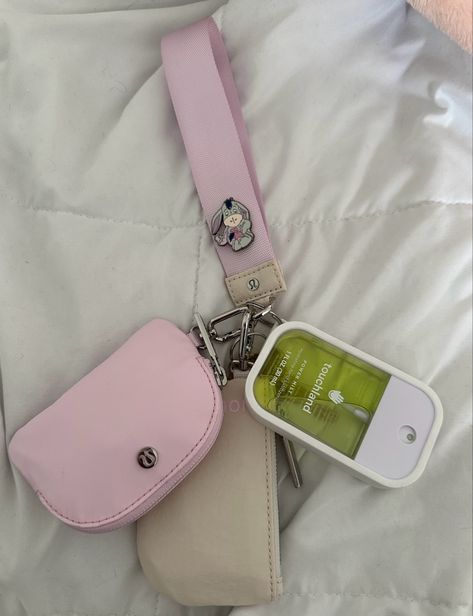 Things To Put On Your Keychain, Lulu Dual Pouch Wristlet, Lululemon Dual Pouch Wristlet Aesthetic, Lululemon Keychain Wallet Aesthetic, Lululemon Wristlet Aesthetic, Wallet Keychain Aesthetic, Lululemon Keychain Wallet, Dual Pouch Wristlet Lululemon, Lulu Keychain Aesthetic