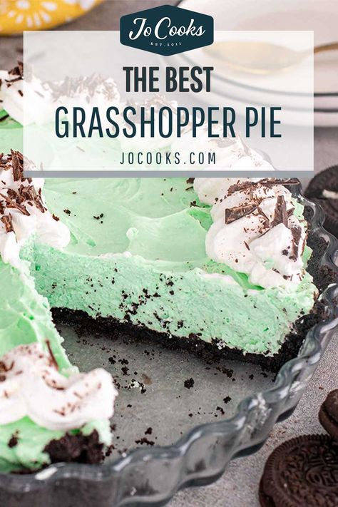 Whip up this easy and delightful Grasshopper Pie with a rich Oreo crust and creamy mint filling – perfect for St. Patrick's Day! 🍀🥧 #GrasshopperPie #StPatricksDayDessert Grasshopper Recipe, Grasshopper Pie Recipe, Mint Pie, Grasshopper Pie, Jo Cooks, Cookie Making, The Slow Roasted Italian, Chocolate Oreo, Oreo Crust