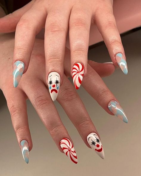 Clown Nail Art, Clown Nails, Circus Nails, Whimsical Circus, Halloween Nail Art Ideas, Horror Nails, Beautiful Halloween, Retro Nails, Circus Clown