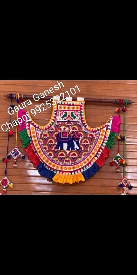 Sadu Bharat Rumal, Vana Decoration, Sadu Bharat Toran, Rumal Design, Sadu Bharat, Baby Decor Diy, Lace Fancy, Kutch Work Designs, Hand Work Design