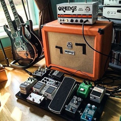 Rick on Twitter: "Guitar rig setup (yea or nay) https://t.co/MvrftTfMsK" / Twitter Pedalboard Setup, Guitar Pedal Boards, Guitar Tech, Guitar Room, Guitar Rig, Pedal Board, Music Technology, Bass Music, Guitar Tutorial