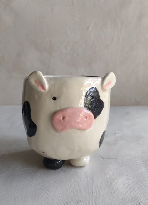 Painting Pottery Ideas Pots, Diy Clay Cup, Pinch Project Ceramics, Pinch Pot Ceramics Ideas, Creative Pinch Pots, Pinch Pottery Ideas For Beginners, Animal Pinch Pot Ideas, Pinch Pot Ideas Ceramics Animals, Clay Cups Ideas