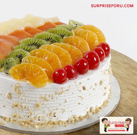 Cake Decorated With Fruit, Kiwi Cake, Cake Blueberry, Fruit Cake Design, Blueberry Jelly, Butter Scotch, Pie Decoration, Coffee And Walnut Cake, Fresh Fruit Cake