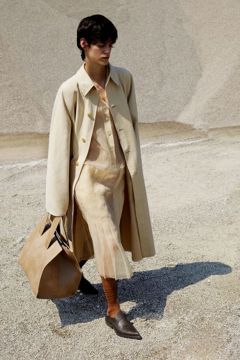 Poses Editorial, Loro Piana, 가을 패션, Cute Simple Outfits, High Fashion Street Style, Spring 2024, Mode Inspiration, Autumn Inspiration, Winter Looks