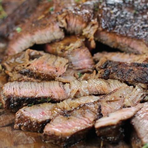 Pan-Seared Chuck Steaks: Easy, Tender, & Juicy Seared Steak Dinner! Chuck Tender Steak Recipes, Steak On Stove, Chuck Steak Recipes, Best Cut Of Steak, Beef Chuck Steaks, Skillet Steak, Chuck Steak, Leftover Steak, Pan Seared Steak