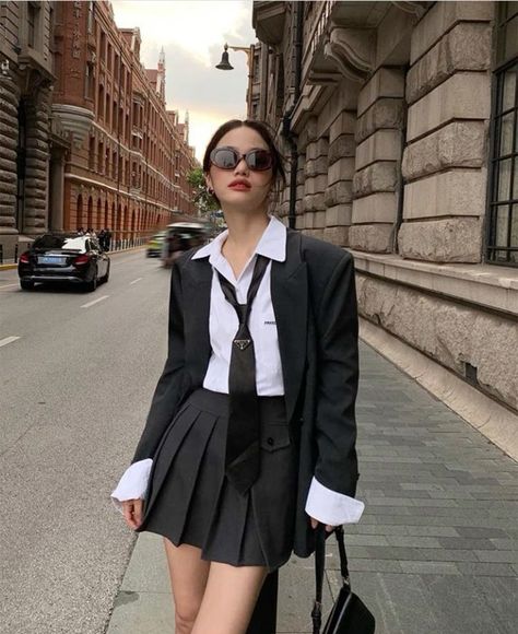 Styling workplace siren traditional type black and white costume informal skirt shirt ladies's tie Check more at https://howcandothis.com/womenstyle/styling-workplace-siren-traditional-type-black-and-white-costume-informal-skirt-shirt-ladiess-tie/ Black And White Dress Casual, Black Skirt White Shirt, White Dress Casual, Black And White Costume, Checked Skirt, Minimalist Street Style, White Costume, White Costumes, Skirt Blouse