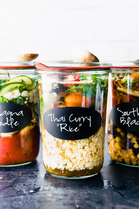 Soup Meal Prep, Soup Jars, Jar Soup, Mason Jar Soup, Mason Jar Meal Prep, Cotter Crunch, Mason Jar Lunch, Salad Appetizer Cups, Soup In A Jar