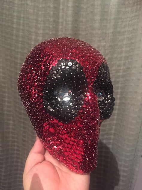 Calavera lentejuela Rhinestone Projects, Bird Houses Diy, Dia De Muertos, Bird Houses, Spiderman, Bts, Halloween, Anime, Art