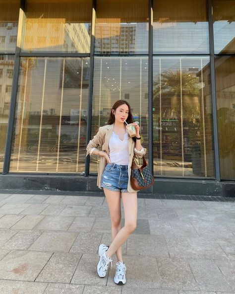 Korean Casual Outfits, Casual Day Outfits, Don Juan, Korean Girl Fashion, Classy Casual Outfits, Matches Fashion, How To Pose, Casual Style Outfits, New People