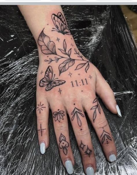 Hand Tattoos For Women Wrist, Hand Tattoos Linework, Tatted Hand Women, Upper Hand Tattoos For Women, Hand Tattoo Women Simple, Easy Hand Tattoos For Women, Tattoos On Hands For Woman, Hand Tattoos With Butterflies, Hand Connected To Arm Tattoo