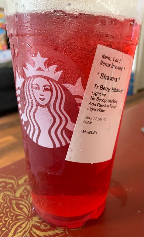 Very Berry Hibiscus Refresher Recipe, Tropical Refresher Starbucks, Starbucks Teas And Refreshers, Hibiscus Lemonade Starbucks, Starbucks Very Berry Hibiscus, Very Berry Hibiscus Refresher, Starbucks Refreshers, Starbucks Recipes, Starbucks Drinks