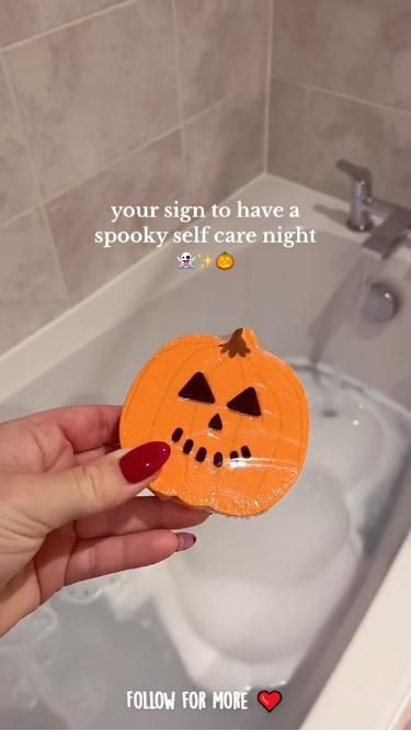 It's your sign to treat yourself to a spooky self care Halloween night! Unwind and pamper yourself with a luxurious pumpkin bath bomb that perfectly complements the Halloween aesthetic. Embrace the season with a delightful self care routine that includes body care, skin care, and nail care. Follow a personalized skin care routine, indulge in some hair treatments, and pay attention to your body's needs. #halloween #selfcare #night #2023 #pumpkin #bathbomb #diy #girlsnight #skincare #skin Selfcare Night, Fall Room Ideas, Halloween Things To Do, Halloween Comics, Halloween Sleepover, Cheap Halloween Decorations, Fall Bedroom Decor, Fall Board, Halloween Decoration Ideas