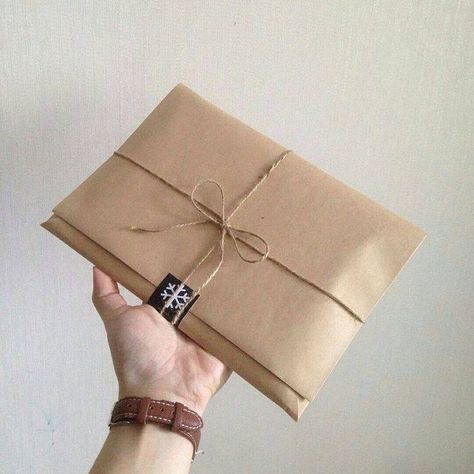 Etsy Packaging, Luxury Packaging Design, Packaging Ideas Business, Small Business Packaging Ideas, Clothing Packaging, Handmade Packaging, Gifts Wrapping Diy, Small Business Packaging, Brown Envelope