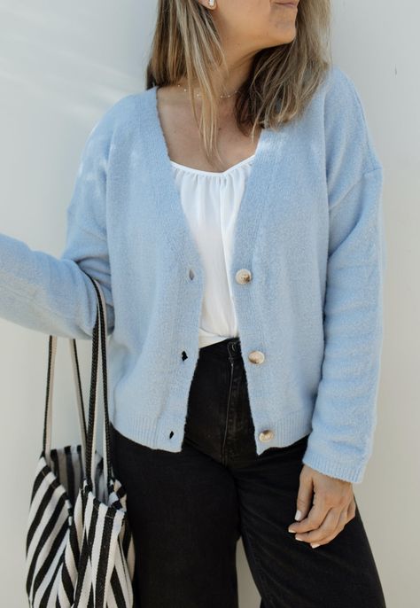 Baby Blue Cardigan Outfit, Light Blue Cardigan Outfit, Short Cardigan Outfit, Cardigan Outfit Work, Blue Cardigan Outfit, Winter Office Outfits, Cardigan Fall Outfit, Light Blue Cardigan, Light Blue Jacket