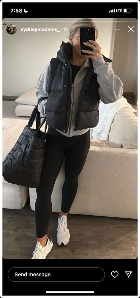 Fall Winter Athleisure, Athletic Coach Outfit, Comfy Legging Outfits Fall, Comfy Fall Outfits With Leggings, Hike Fits, Winter Athletic Outfits, Pnw Outfit, Cute Active Wear Outfits, Raceday Outfits