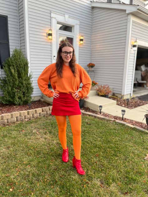 Modern Velma Costume, Modern Velma Outfit, Velma Clothes, Velma Dinkley Aesthetic Outfit, Velma Dti Outfit, Velma Halloween Costume, Velma Dinkley Cosplay Costume, Velma Costume, Halloween Outfits