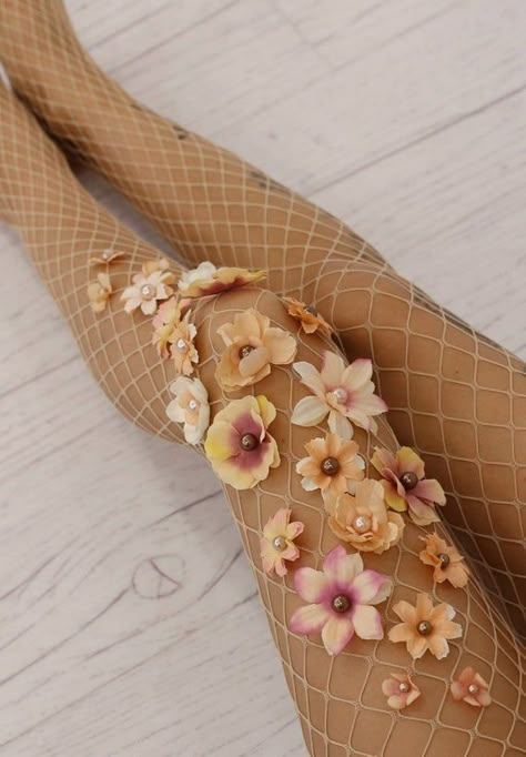 Thigh Accessories, Embellished Tights, Karneval Diy, Crystal Socks, Fairy Costume Diy, Floral Tights, Fairy Cosplay, Flower Costume, Fair Outfits