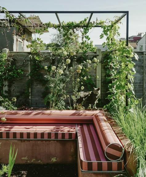 Backyard Inspo, Built In Bench, Dream Backyard, Back Garden, Outdoor Design, Dream Garden, Outdoor Area, Backyard Garden, Future House