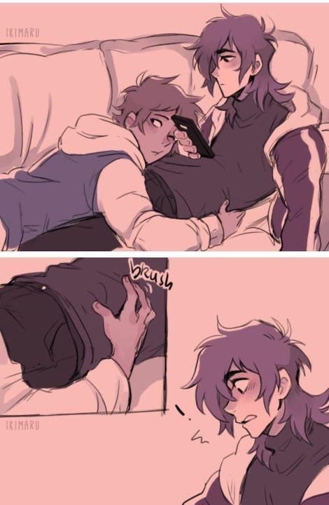 Klance Voltron Comic Spicy, Klance Phone Backgrounds, Keith Lance Fanart, Klance Voltron Top Keith, Couple Comfort Pose Reference, Lance And Keith Fanart, Pernico Fanart Spicy, Klance Comics Cute, Klance Voltron Fanart Cute