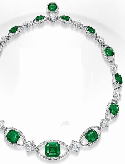 Emerald and diamond necklace ~ Forms of Hong Kong Emerald And Diamond Necklace, Katerina Perez, Dior Earrings, Jewellery Sketches, India Jewelry, Diamond Brooch, Colombian Emeralds, May Birthstone, Green Gems