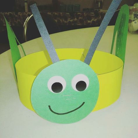 Grasshopper craft hat Bug Hats For Preschool, Insect Hats Preschool, Grasshopper Crafts For Toddlers, Grasshopper Art Preschool, Grasshopper Craft Preschool, Grasshopper Preschool, Grasshopper Activities, Grasshopper Crafts, Grasshopper Craft