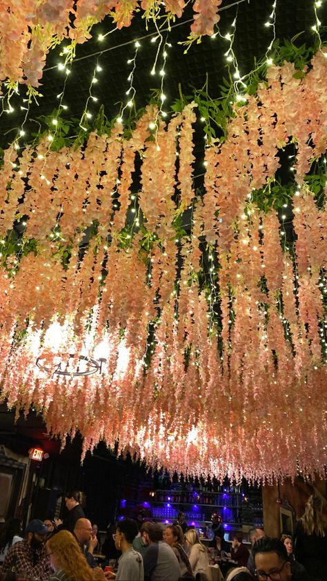 Flowers Dropping From Ceiling, Flower Ceiling Decorations, Hanging Flowers From Ceiling, Ceiling Flowers, Bridal Dinner, Salon Decorating, Floral Ceiling, Sangeet Decor, Flower Ceiling