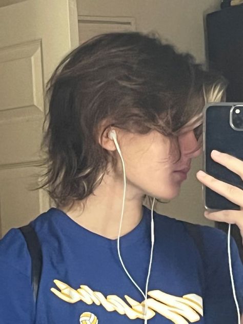 Ftm Haircuts, Non Binary Haircuts, Androgynous Haircut, Short Grunge Hair, Shaggy Short Hair, Hair Inspiration Short, The Art Of Storytelling, Shot Hair Styles, Hair Stylies