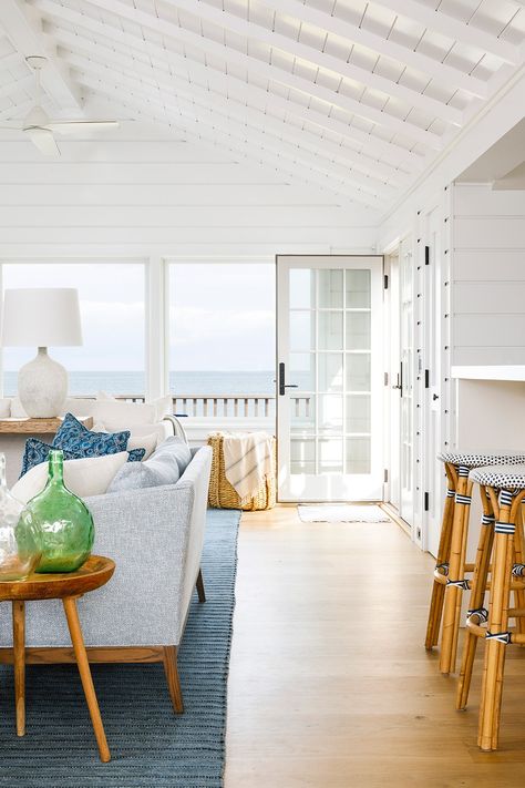 Vacation Cottage Interior, Nantucket Cottage Living Room, Nantucket Beach House Interiors, Nantucket Style Homes Exterior Cape Cod, East Coast Cottage, Nantucket Aesthetic Bedroom, Nantucket Cottage Kitchen, Cape Cod Beach House Nantucket Cottage, Nantucket Home Interior