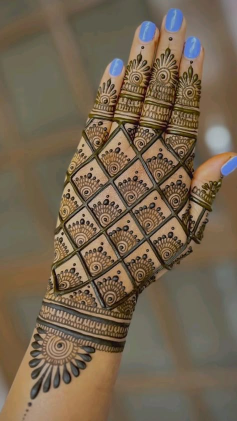 Mehndi Designs Both Sides, Best Simple Mehndi Designs, Mehendi Designs Both Hands, Back Hands Mehandi Designs Simple, Simple Mehendi Designs Right Hand, Right Hand Back Side Mehandi Design, Mehandi Designs For Full Hands Simple, Mehandi Designs For Diwali, Mehandi Designs For Hands Back Side