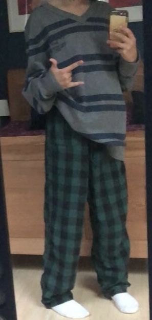 Christmas Pants Aesthetic, Pajama Pants Aesthetic Men, Plaid Pajama Pants Outfits Men, Aesthetic Pajamas Comfy, Pajama Men Aesthetic, Male Pyjamas Aesthetic, Fuzzy Pajama Pants Aesthetic, Flannel Pajama Pants Aesthetic, Grunge Christmas Aesthetic Outfit