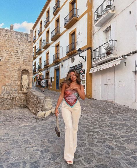 Puerto Rico Outfits Night, Madeira Outfit, Naples Italy Outfit, Cyprus Outfit, Naples Outfit, Mykonos Outfit, Cuba Outfit, Colombia Outfits, Spain Outfit Ideas