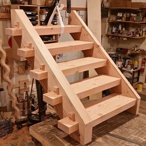 Timber Frame Furniture, Timber Frame Stairs, Timber Frame Joints, Timber Frame Cabin, Timber Frame Joinery, Rustic Stairs, Wooden Staircase, Timber Frame Building, Japanese Joinery