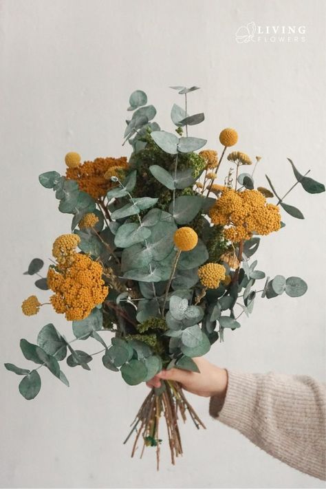 Bouquet Wedding Dried Flowers, Autumn Dry Flower Arrangements, Fall Dry Flower Arrangements, Dry Flower Arrangements Wedding, Fall Dried Flower Arrangements Wedding, Styling Dried Flowers, Dried Flower Wedding Arrangements, Diy Boho Wedding Bouquet Tutorial, Fall Flower Bouquets Autumn