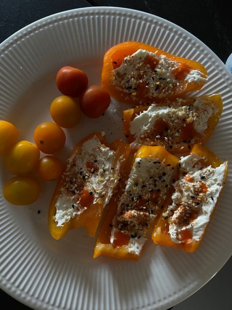 Bell Peppers And Cream Cheese, Bell Pepper Cream Cheese, Pepper Cream Cheese, Meals Ideas, Bell Pepper Recipes, Aesthetic Diy, Meal Prepping, Snack Box, Bell Pepper